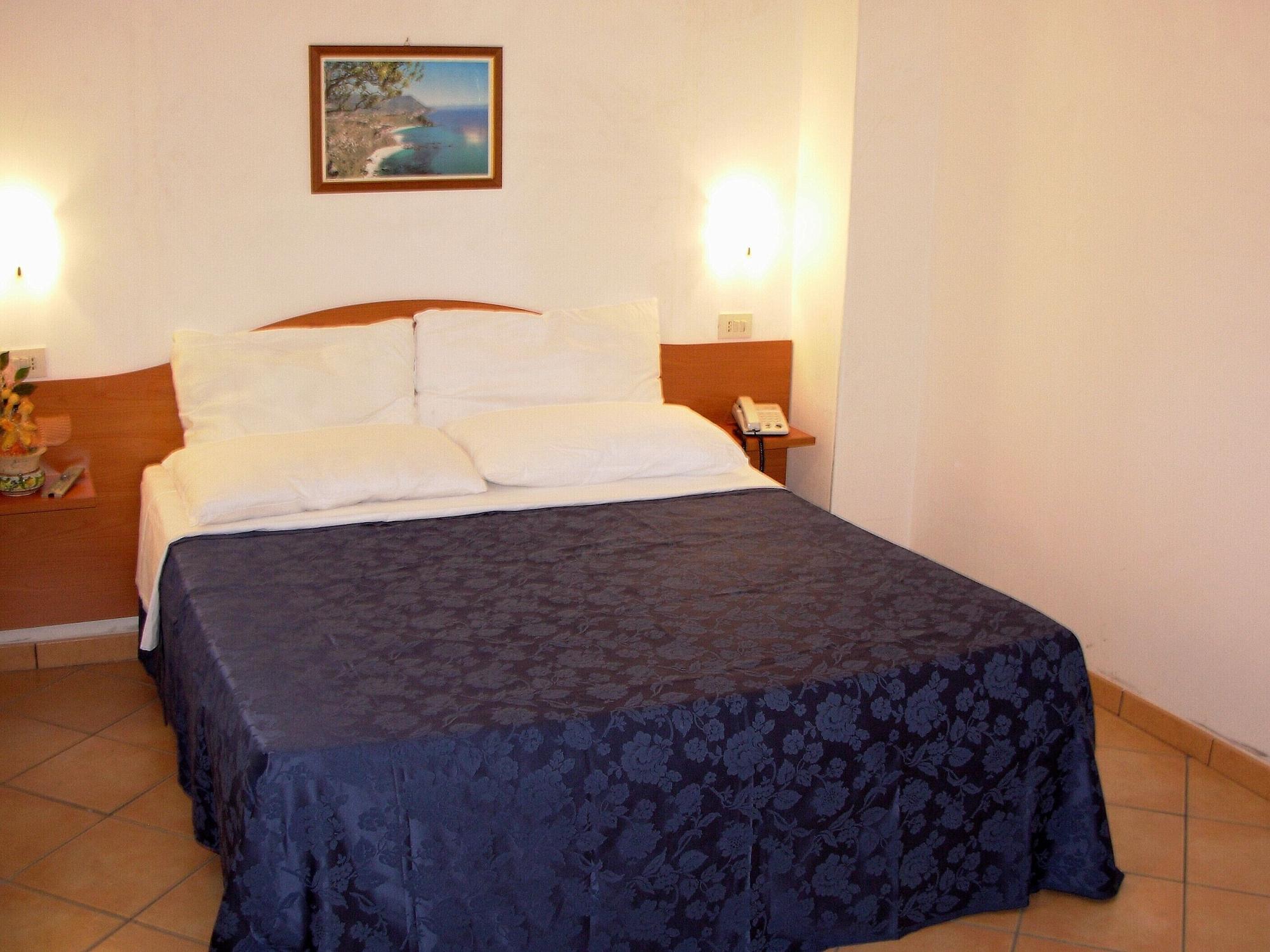 Residence Hotel La Taverna Капо-Ватикано Екстер'єр фото
